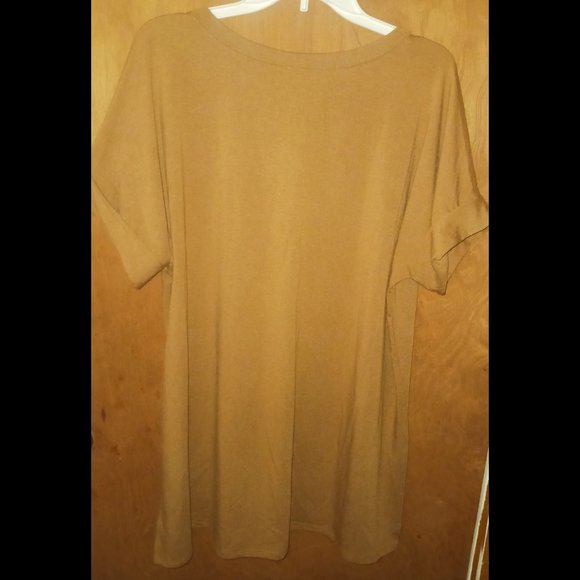 Nadine West: Zenana Rolled Short-Sleeve Vneck T-Shirt - Picture 4 of 4